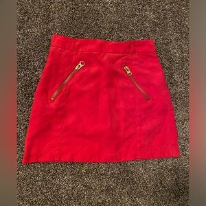 Cute hot pink mini skirt. Gold zipper✨H&M size 4